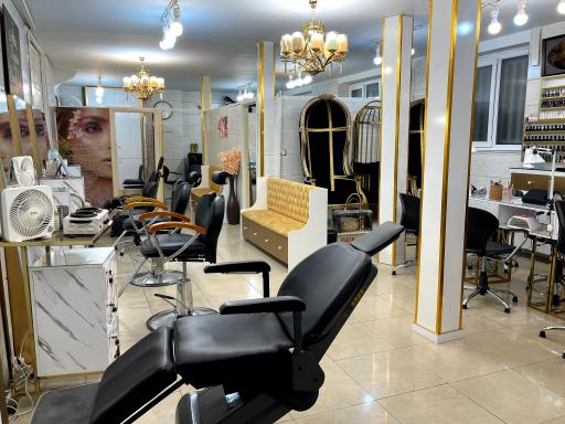 عکس آرایشگاه نازنین
