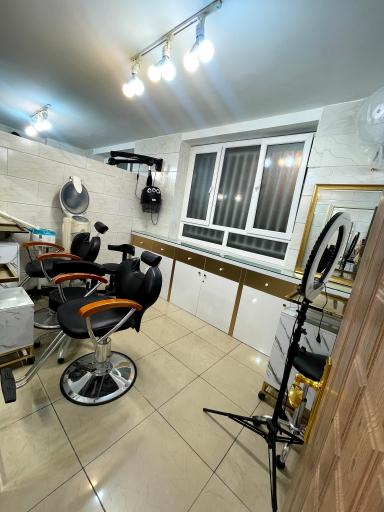 عکس آرایشگاه نازنین