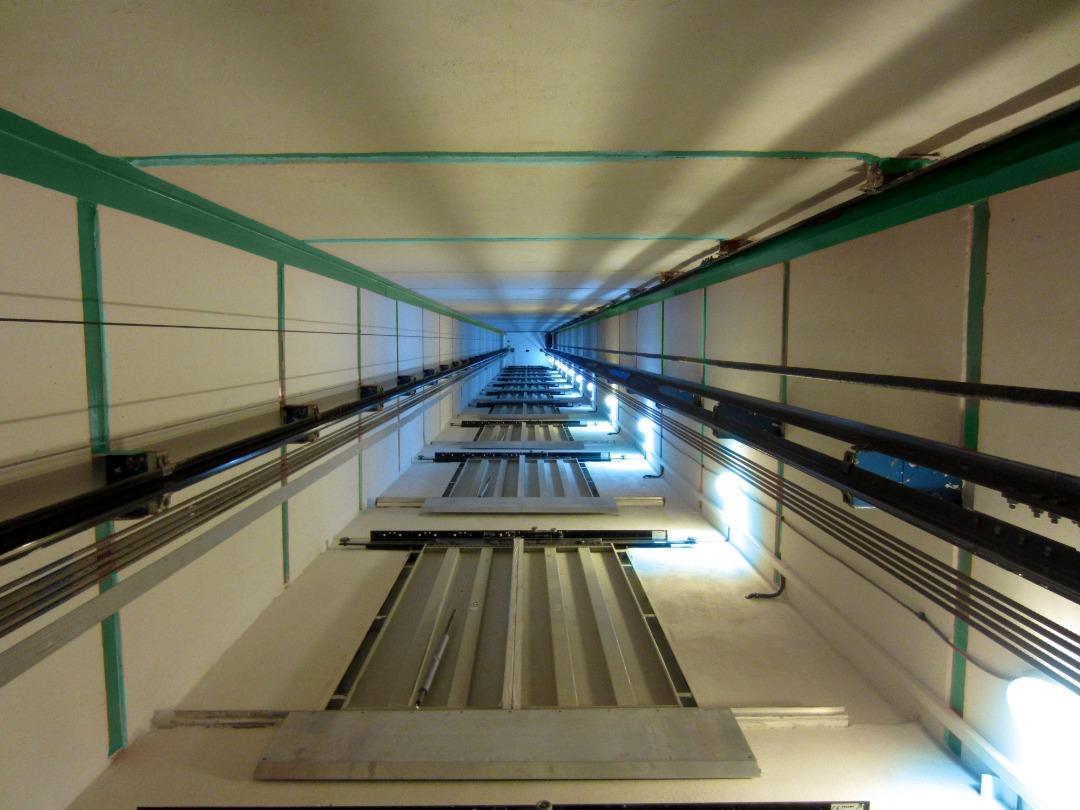 عکس آسانسور شاهان