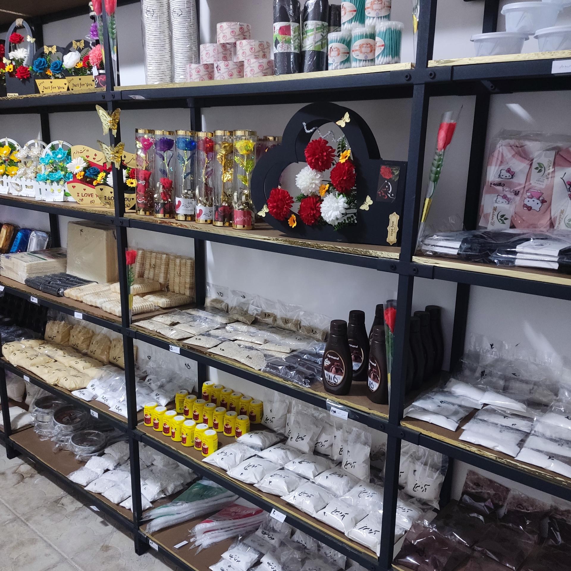 عکس لوازم قنادی ظروف یکبار مصرف و جشن تولد اکرام 