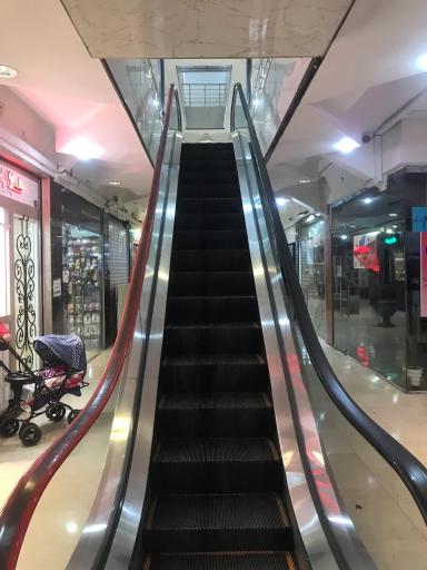 عکس مرکز خرید طوبی