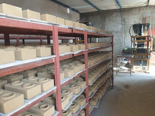 عکس کارگاه تولیدی آجر و بلوک پازلی حدادیان
