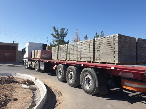 عکس کارگاه تولیدی آجر و بلوک پازلی حدادیان