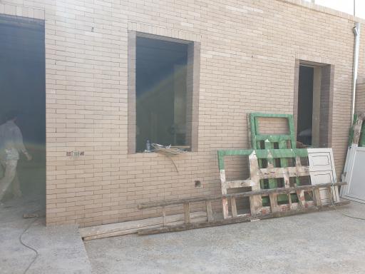 عکس کارگاه تولیدی آجر و بلوک پازلی حدادیان