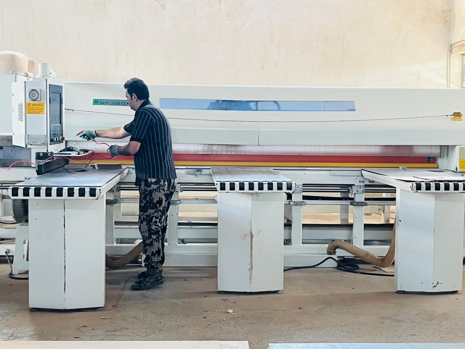 عکس بازرگانی مهدیزاده