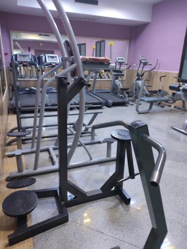 عکس مجموعه ورزشی ایثار 