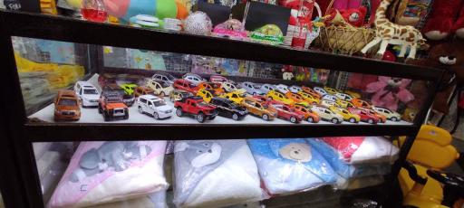 عکس فروشگاه اسباب بازی 114