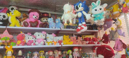 عکس فروشگاه اسباب بازی 114