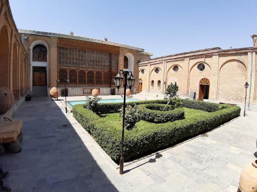 عکس عمارت مشیر دیوان