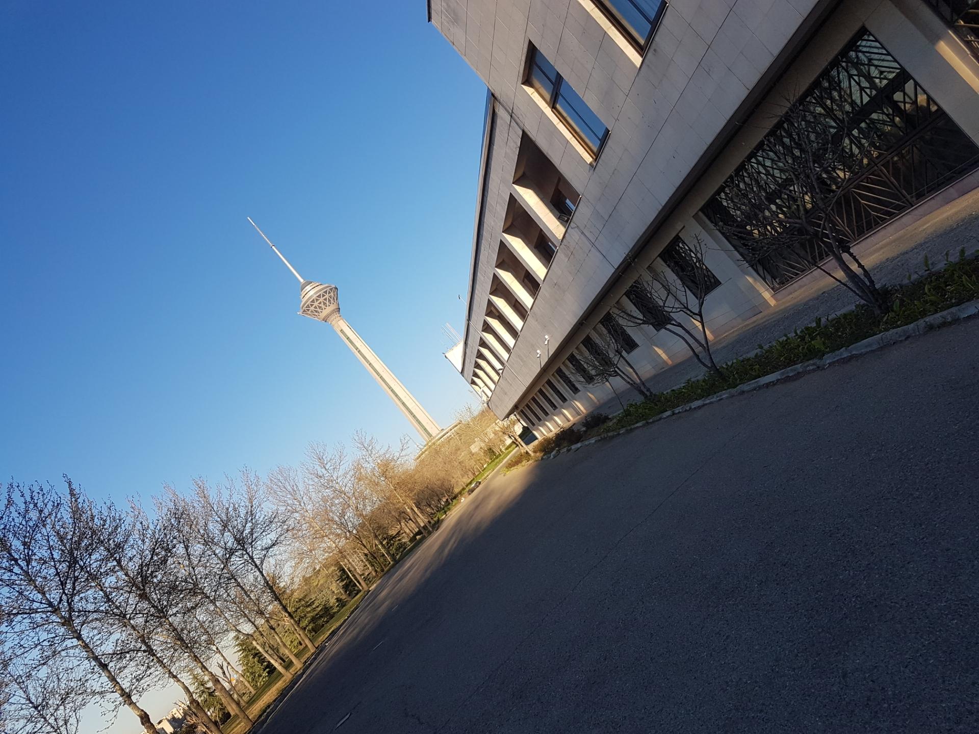 عکس مرکز لرزه نگاری موسسه ژئوفیزیک دانشگاه تهران