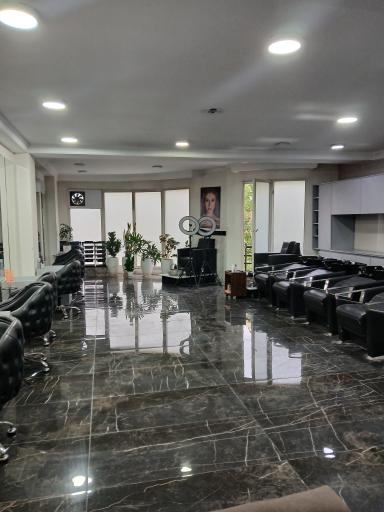 عکس سالن مهشید عاشوری