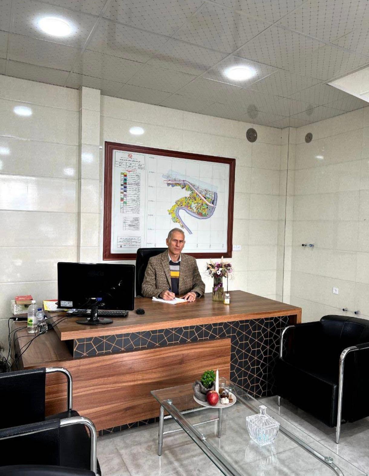 عکس مشاور املاک مصطفی میراحمدی