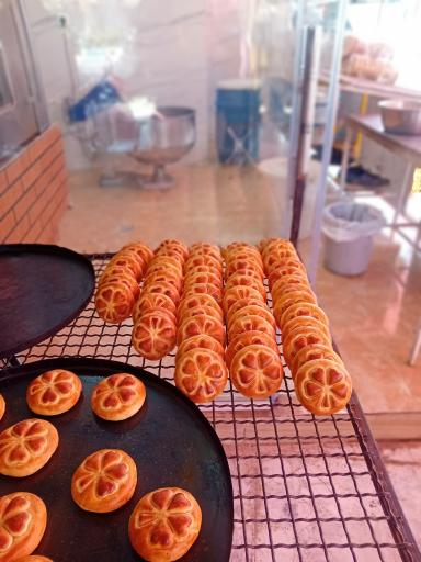 عکس کلوچه پزی سنتی فومن بردبار
