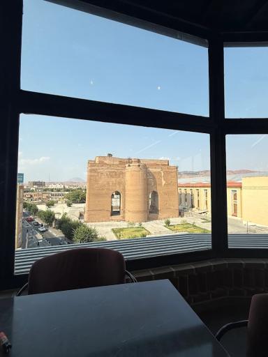 عکس کافه رستوران بام ارک