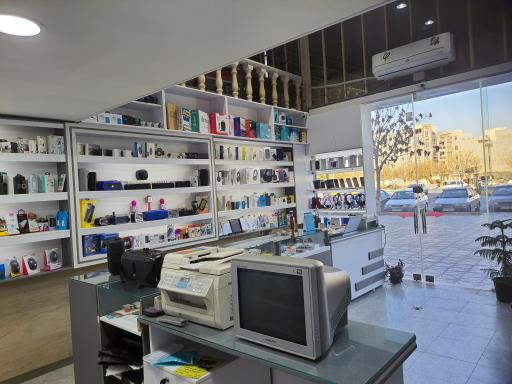 عکس فروشگاه لوازم جانبی و قطعات کامپیوتری عصر جدید