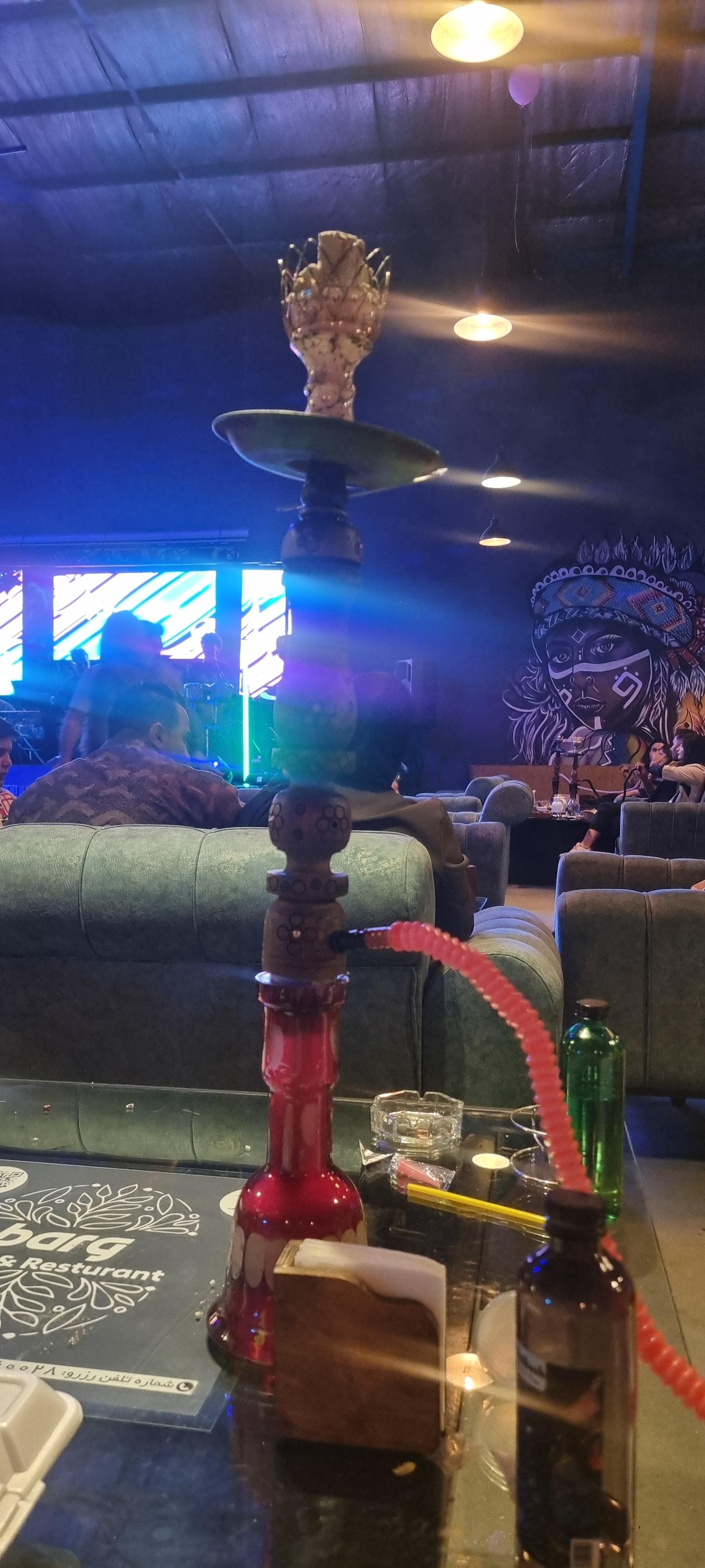 عکس باغ رستوران برگ