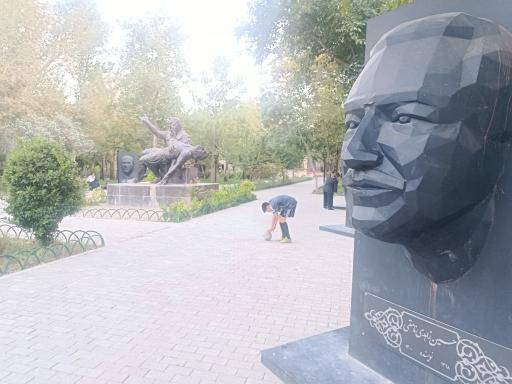 عکس درب تئاتر شهر بوستان ملت 