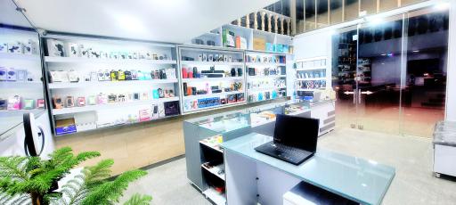 عکس فروشگاه لوازم جانبی و قطعات کامپیوتری عصر جدید