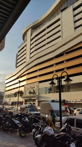 عکس مرکز خرید آسمان