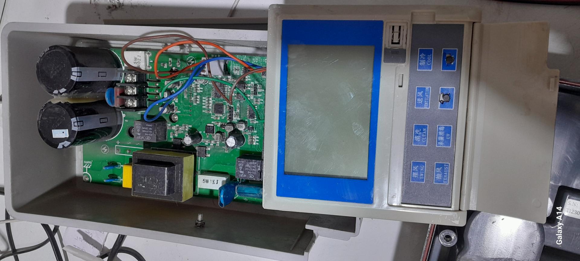 عکس تعمیرات برد الکترونیک