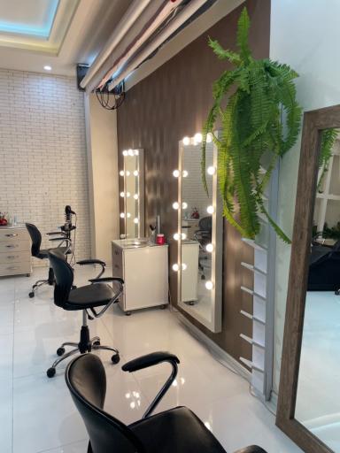 عکس سالن زیبایی تی تی
