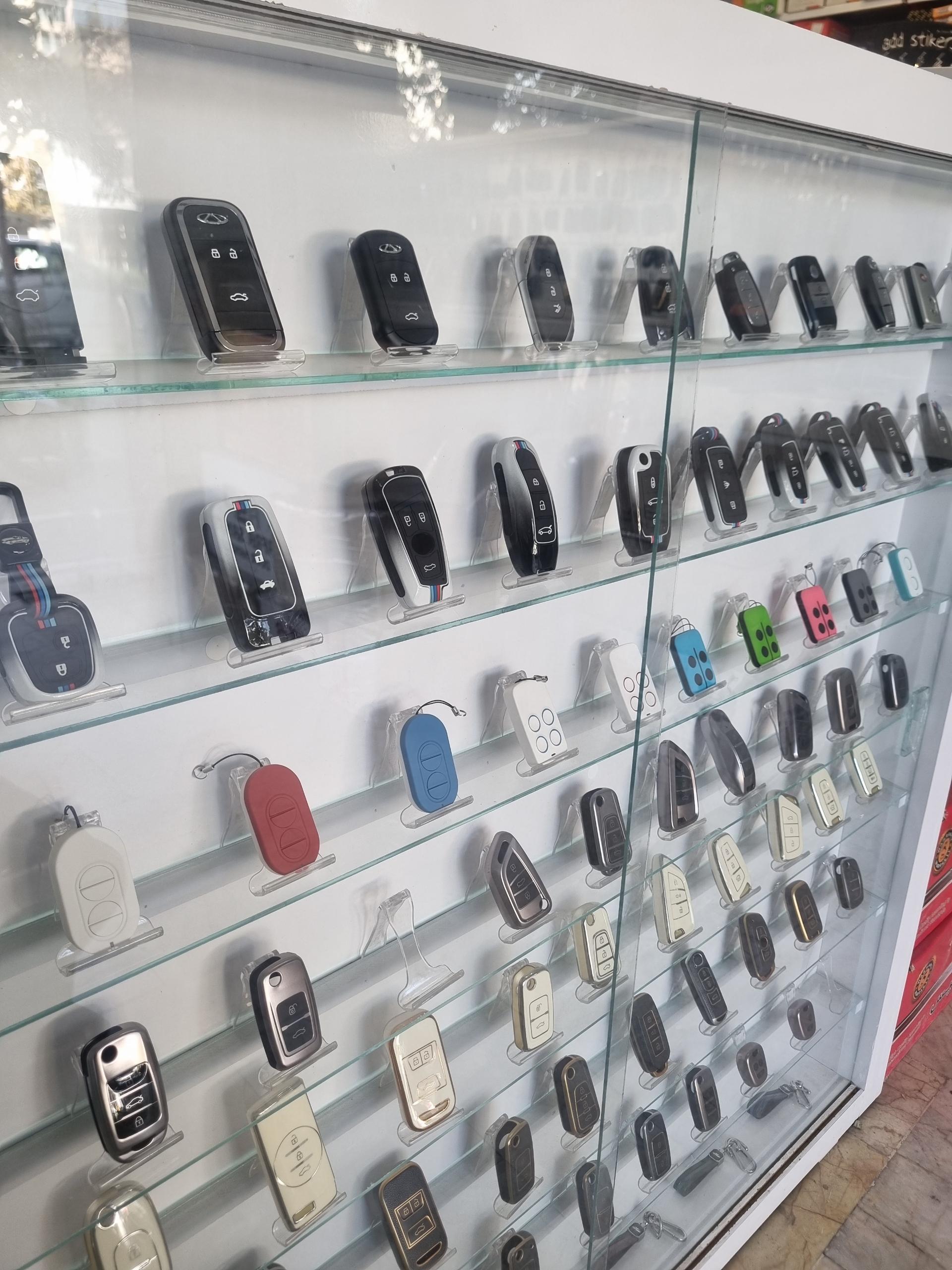 عکس کلیدسازی و قفل و دستگیره