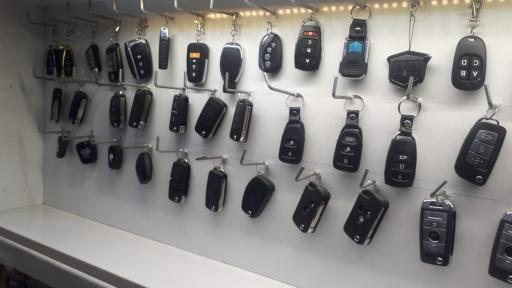 عکس کلیدسازی و قفل و دستگیره