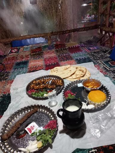 عکس رستوران ساحلی سنتی