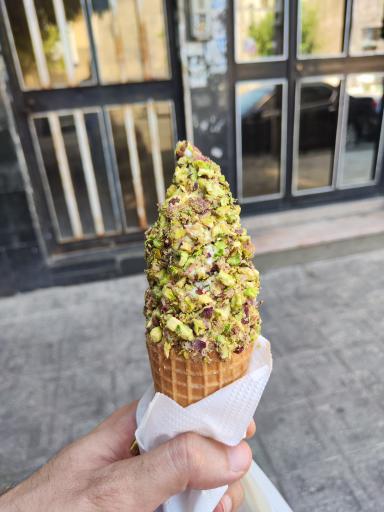 عکس بستنی قیفی کارن