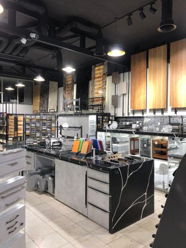 عکس فروشگاه لوازم کابینت 128