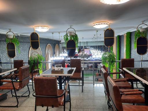 بستنی گل سرخ