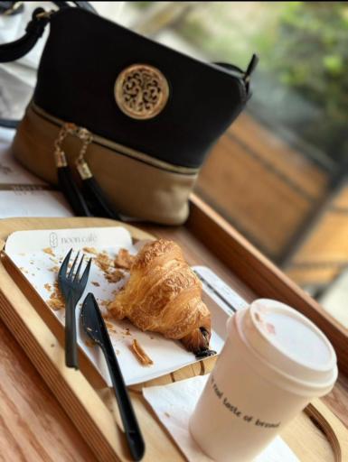 عکس نون کافه نیاوران