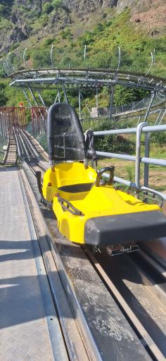 عکس سورتمه ریلی حیران