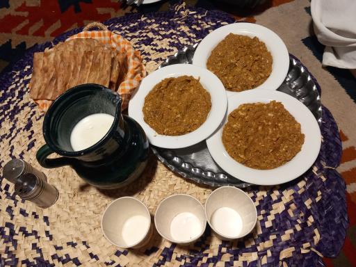 عکس رستوران محلی میرزا