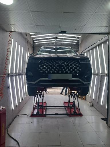 عکس تشخیص رنگ آقای کارشناس