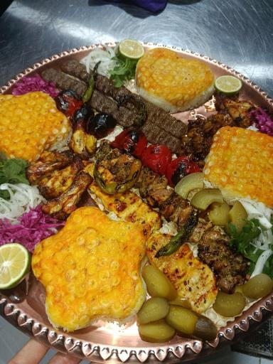 عکس باغ رستوران حاجی احمدی (فامیلی)