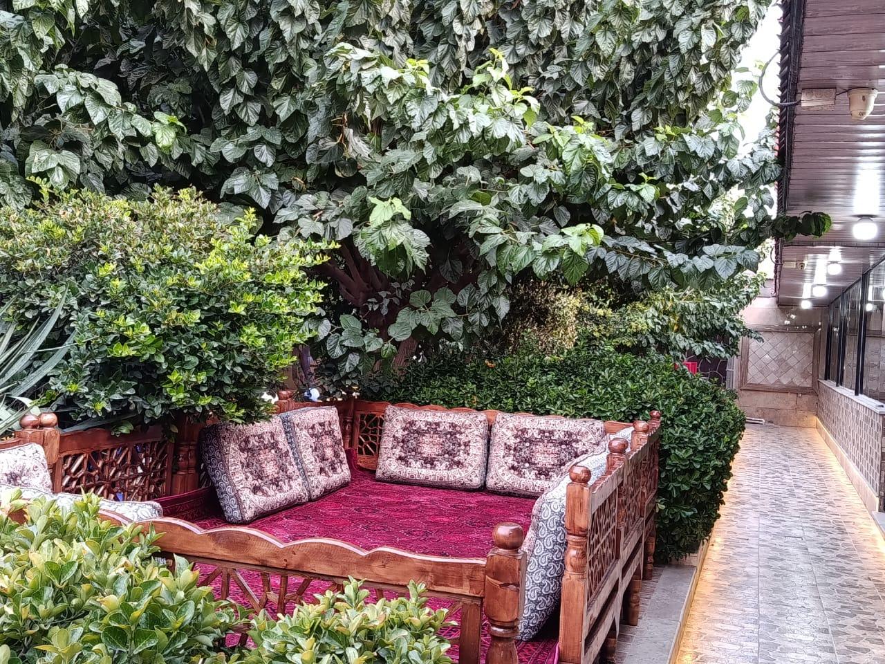عکس باغ رستوران حاجی احمدی (فامیلی)