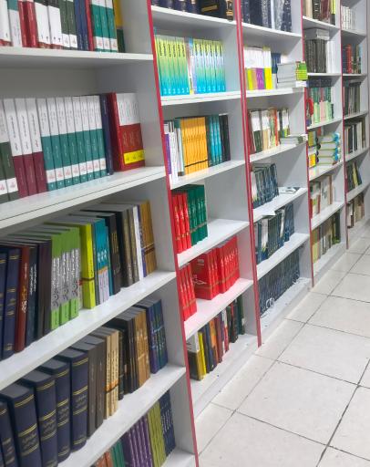 عکس کتابفروشی حقوقی دادبازار