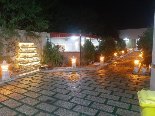 عکس باغ رستوران داریوش