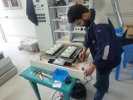 عکس گروه فنی مهندسی هونامیک