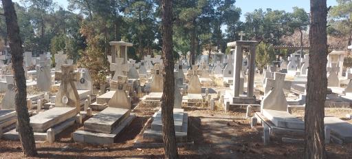 عکس آرامستان آشوریان و مسیحیان ساوِرا