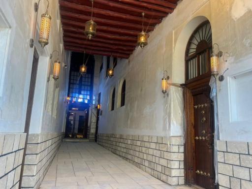 عکس مجموعه عمارت تاریخی مهربان