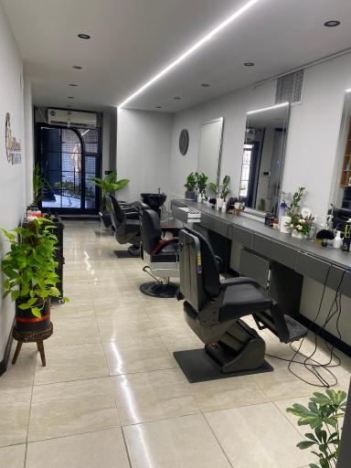 عکس سالن آرایشگاه مردانه