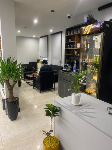 عکس سالن آرایشگاه مردانه