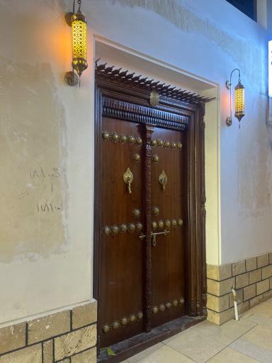 عکس مجموعه عمارت تاریخی مهربان