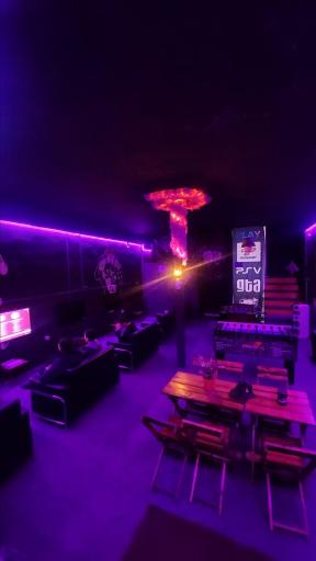 عکس کافه گیم کنزو 