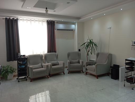 عکس کلبه رنگ مو و زیبایی همدانی