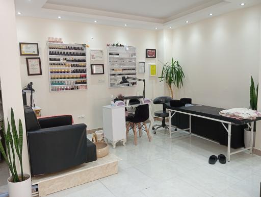 عکس کلبه رنگ مو و زیبایی همدانی