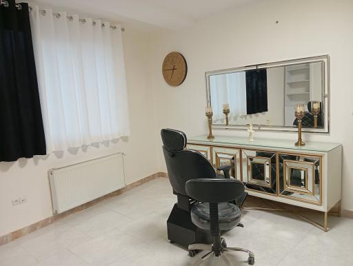 عکس کلبه رنگ مو و زیبایی همدانی