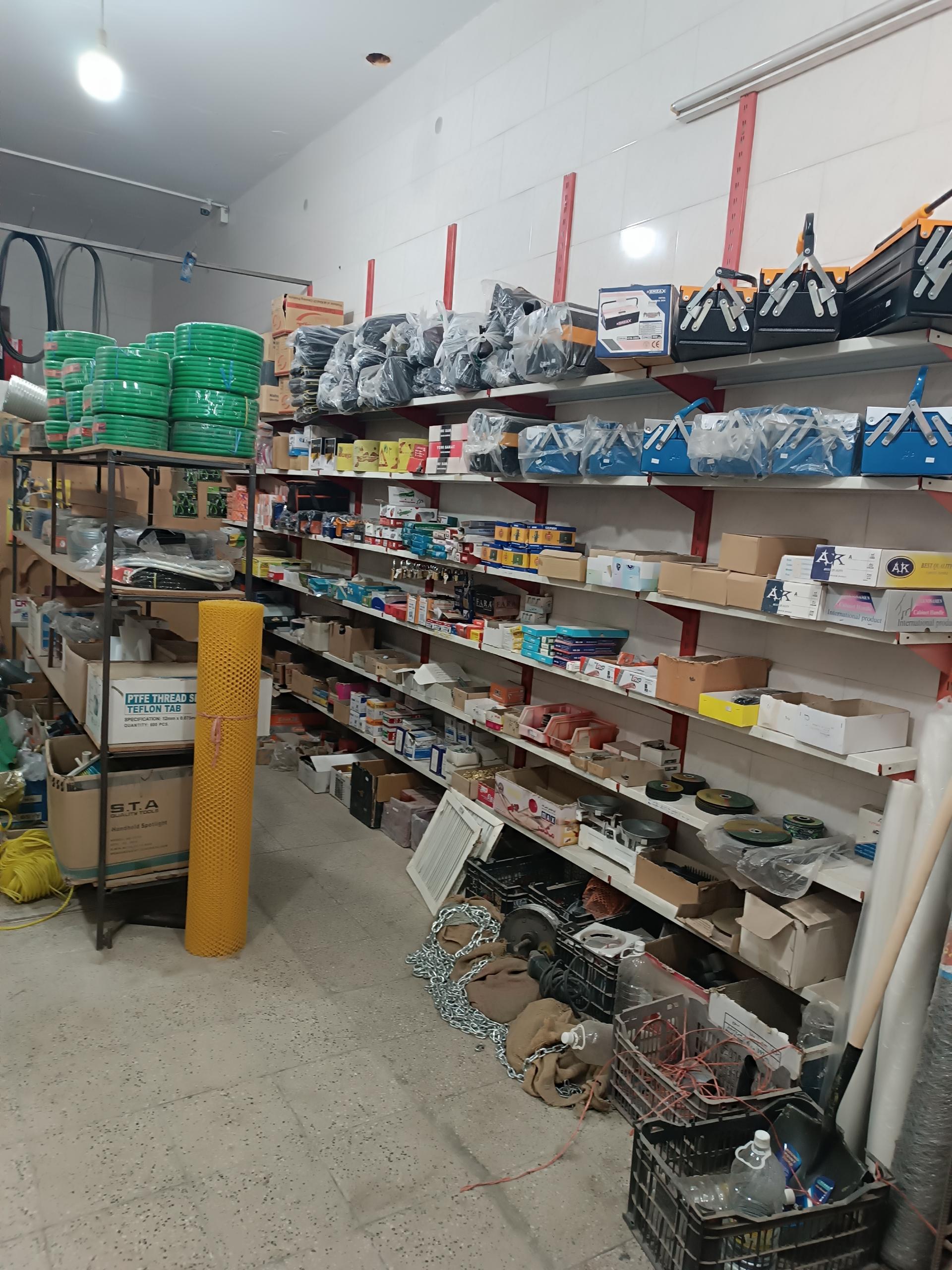 عکس ابزار فروشی عزیز